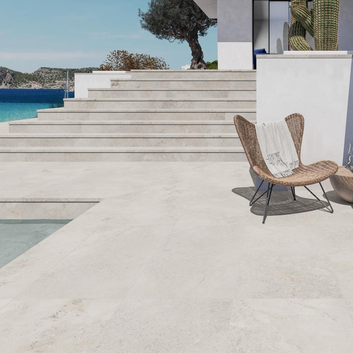 Klay Pool Surrounds (13)